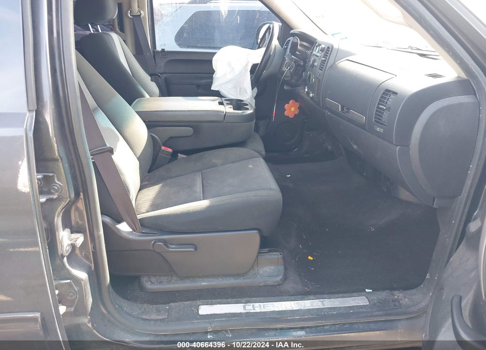 2011 CHEVROLET SILVERADO 1500 LT VIN: 3GCPKSE3XBG121334