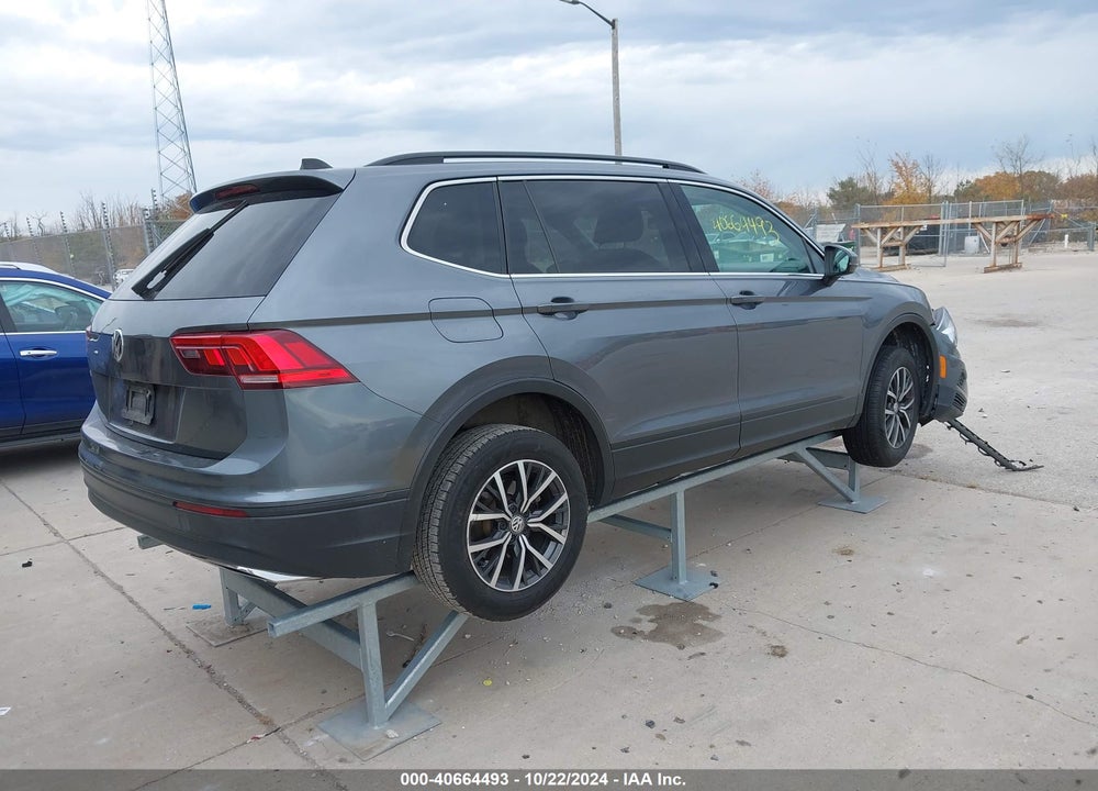 2019 VOLKSWAGEN TIGUAN VIN: 3VV3B7AX3KM049660