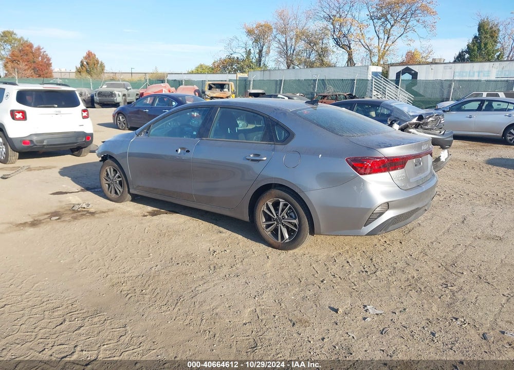 2024 KIA FORTE LXS VIN: 3KPF24AD4RE758196