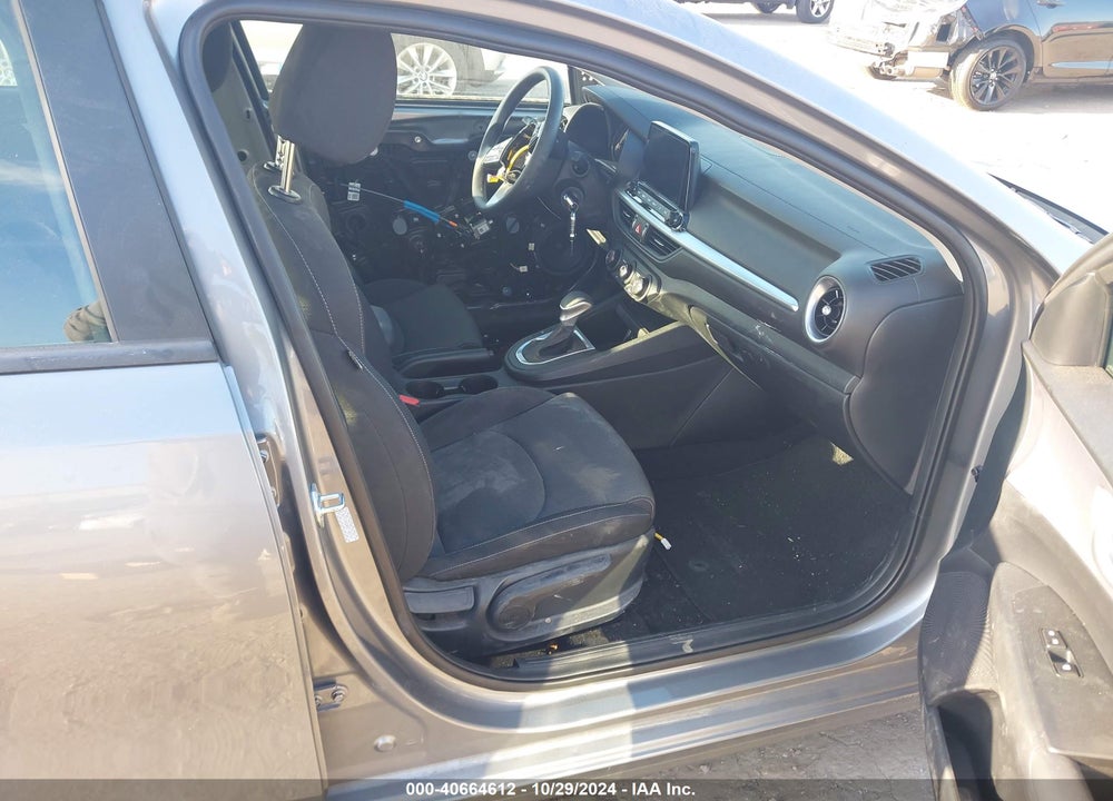 2024 KIA FORTE LXS VIN: 3KPF24AD4RE758196