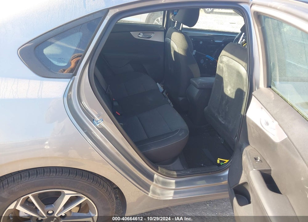 2024 KIA FORTE LXS VIN: 3KPF24AD4RE758196