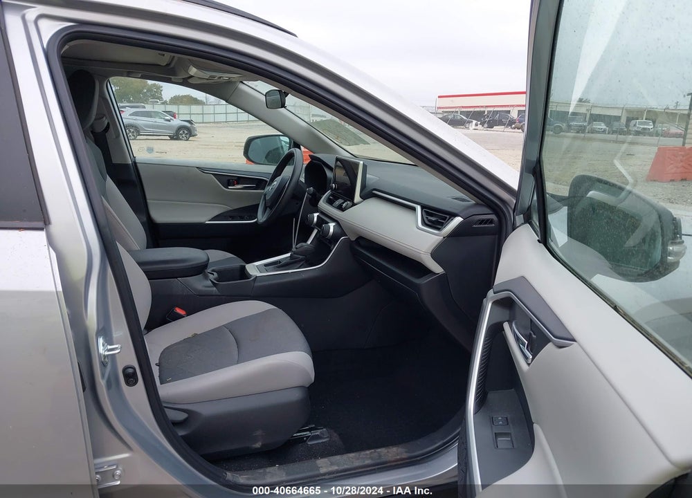 2024 TOYOTA RAV4 XLE VIN: 2T3W1RFV2RC270016