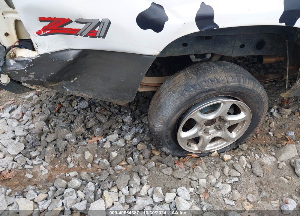 2000 CHEVROLET SILVERADO 1500 LS VIN: 1GCEK19T6YZ259392