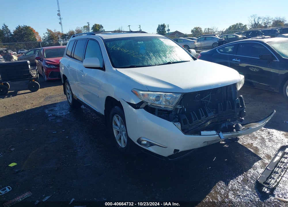 2013 TOYOTA HIGHLANDER PLUS/SE VIN: 5TDBK3EH4DS214057