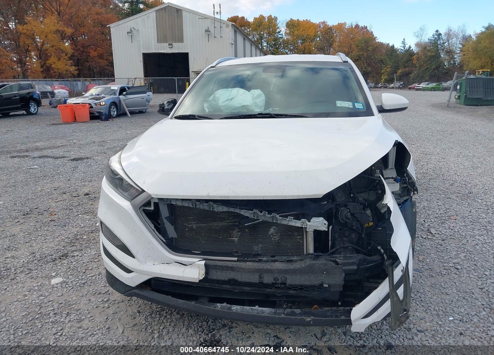 2017 HYUNDAI TUCSON SE VIN: KM8J3CA44HU293741
