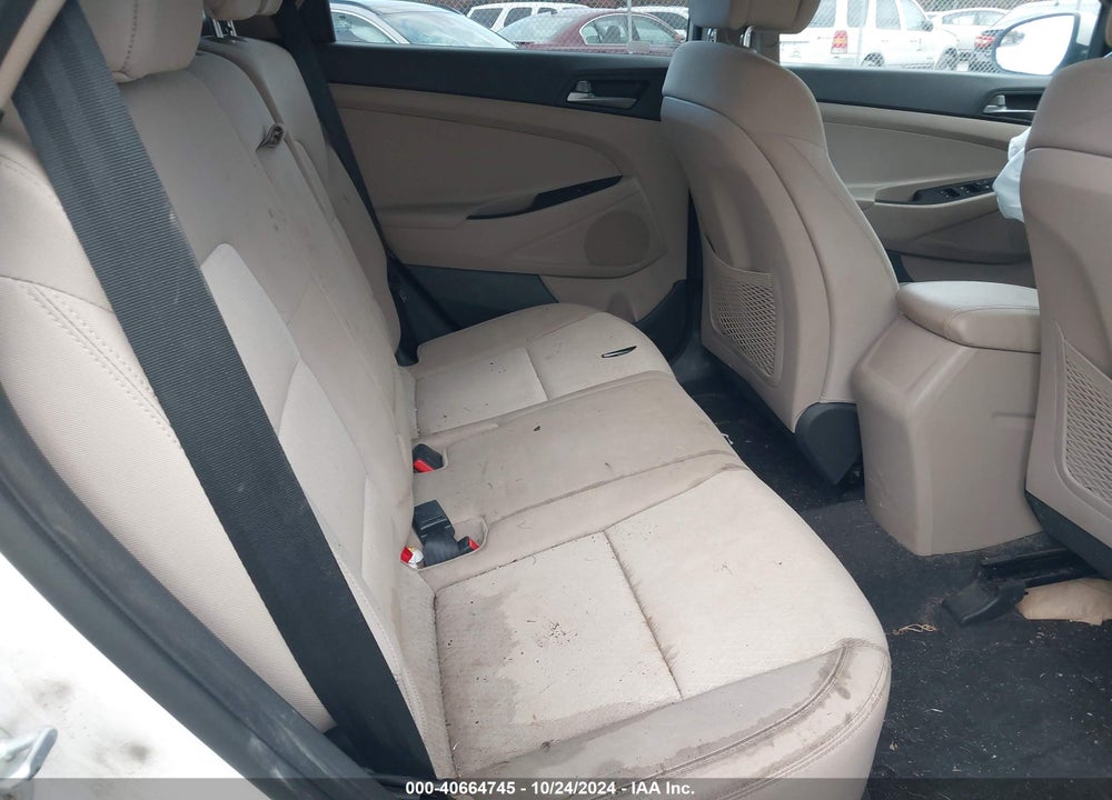 2017 HYUNDAI TUCSON SE VIN: KM8J3CA44HU293741