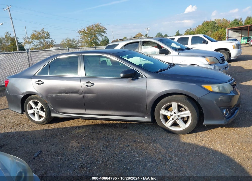 2014 TOYOTA CAMRY SE VIN: 4T1BF1FK2EU423051