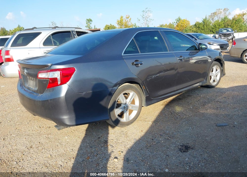 2014 TOYOTA CAMRY SE VIN: 4T1BF1FK2EU423051