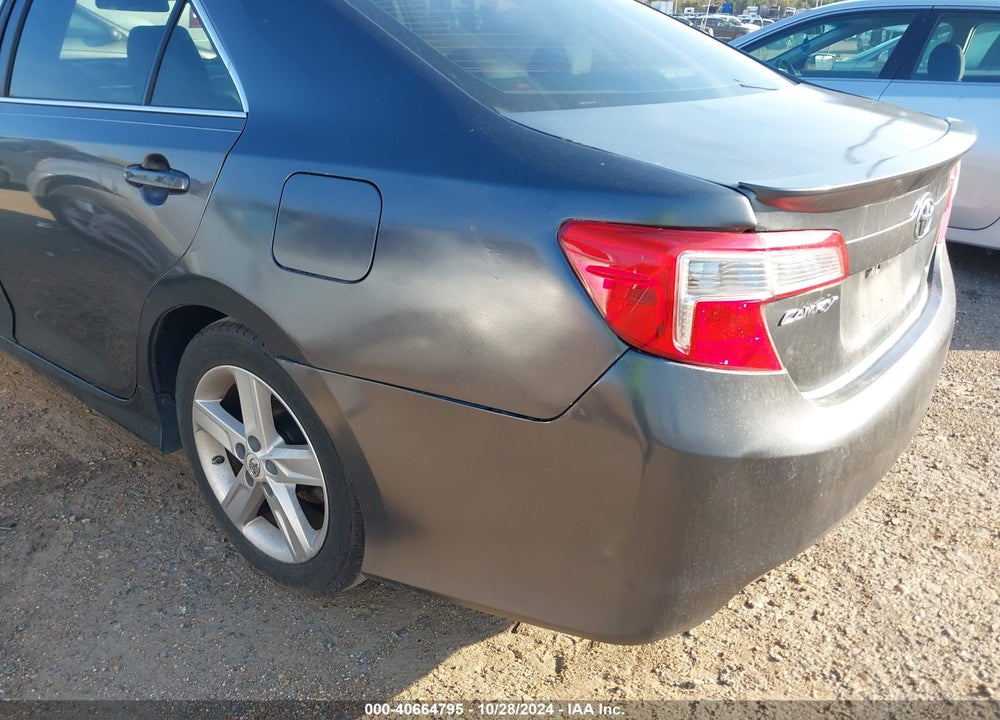 2014 TOYOTA CAMRY SE VIN: 4T1BF1FK2EU423051