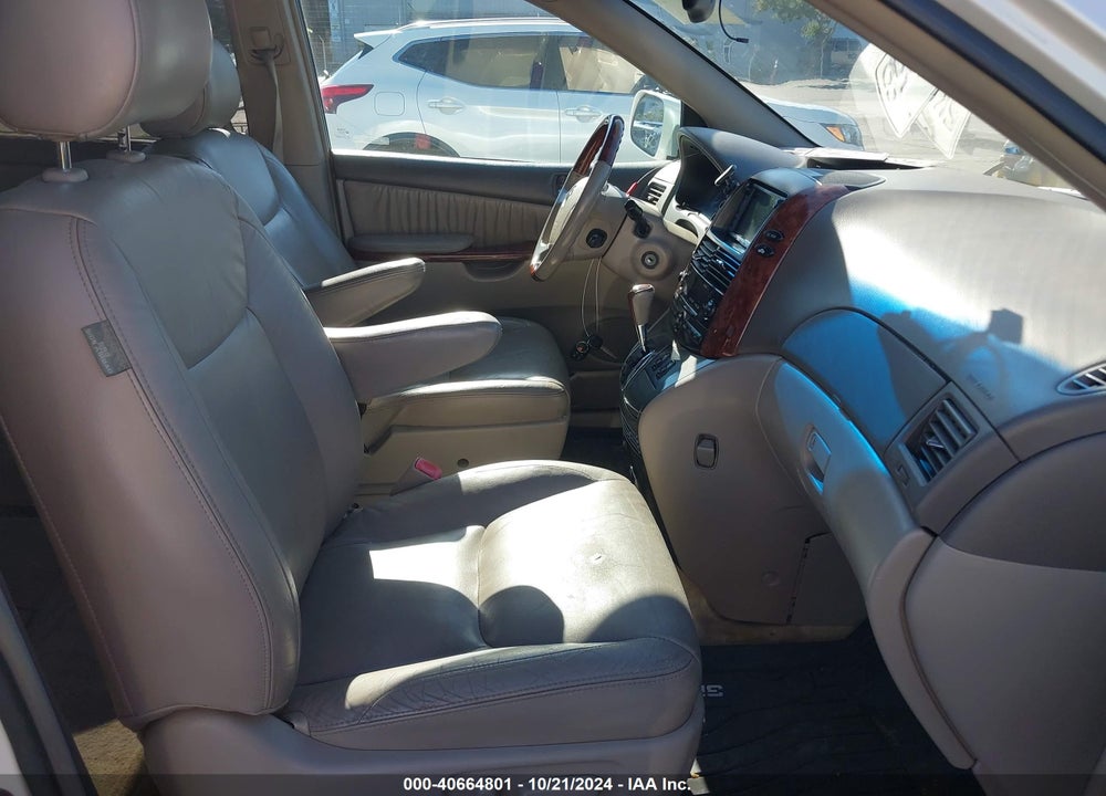 2005 TOYOTA SIENNA XLE LIMITED VIN: 5TDBA22C65S031119