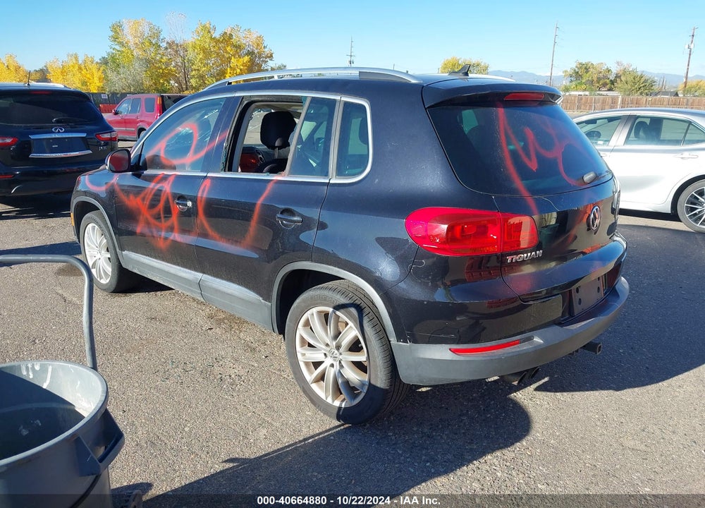 2012 VOLKSWAGEN TIGUAN SE VIN: WVGBV7AX8CW600132