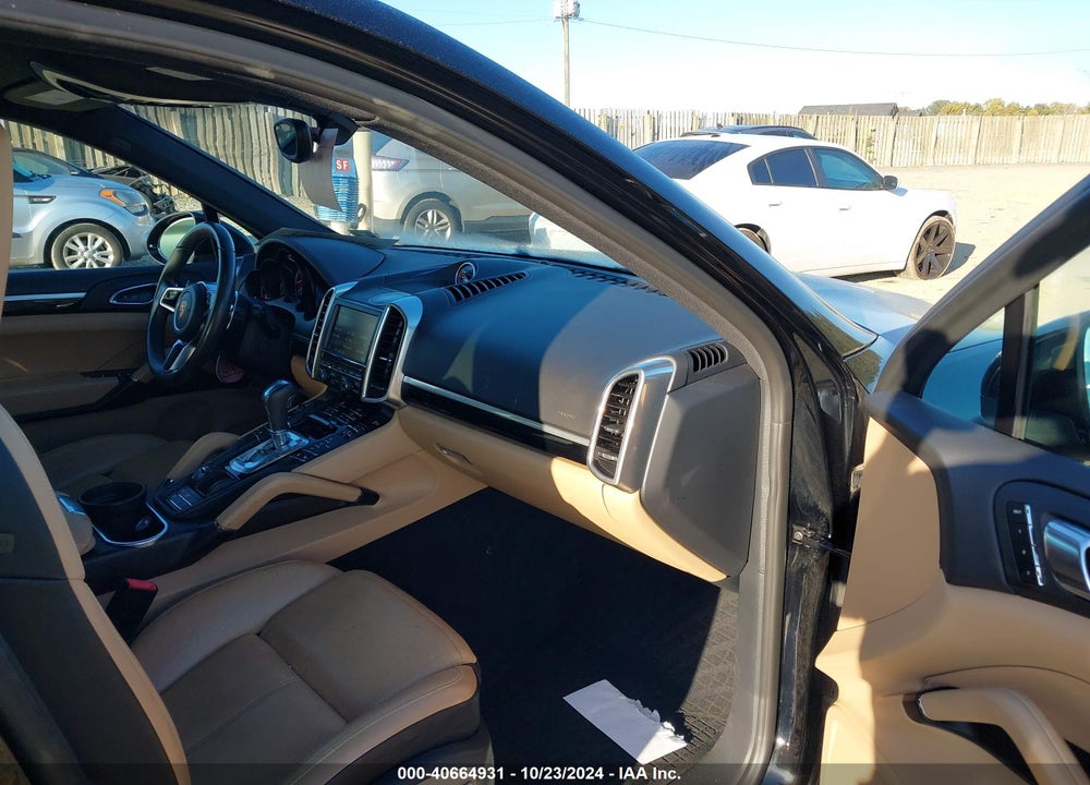 2016 PORSCHE CAYENNE VIN: WP1AA2A26GLA03683