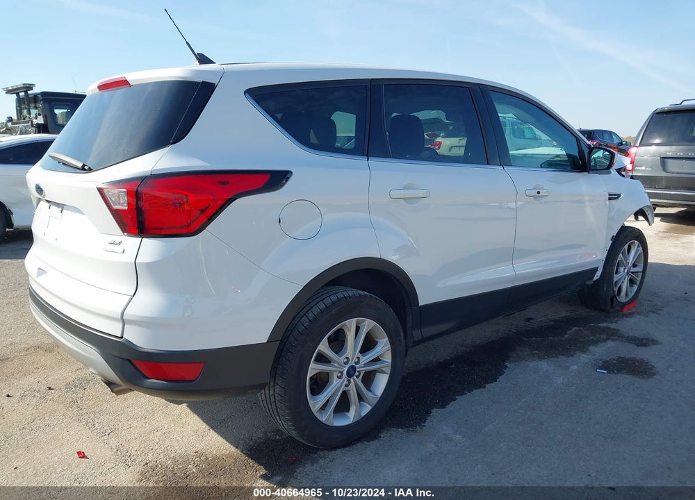 2019 FORD ESCAPE SE VIN: 1FMCU0GD5KUB10771