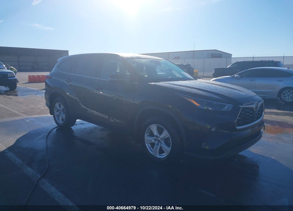 2022 TOYOTA HIGHLANDER LE VIN: 5TDBZRBH0NS199142