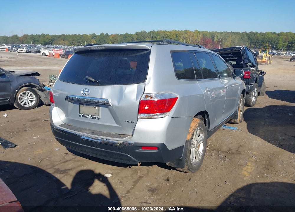 2012 TOYOTA HIGHLANDER V6 VIN: 5TDBK3EH8CS175181