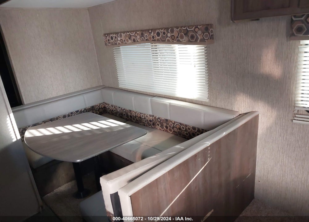 2018 COLEMAN TRAVEL TRAILER VIN: 4YDT3142XJH938674