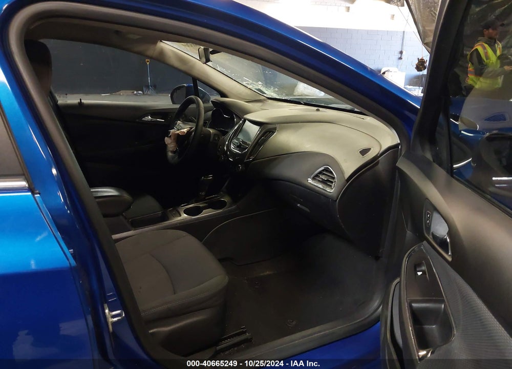 2017 CHEVROLET CRUZE LT AUTO VIN: 1G1BE5SM5H7174097