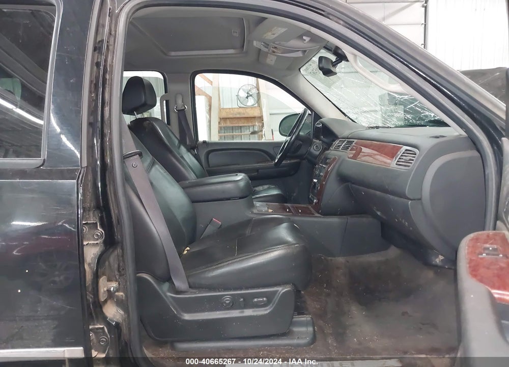 2009 CHEVROLET TAHOE LTZ VIN: 1GNFK330X9R135729