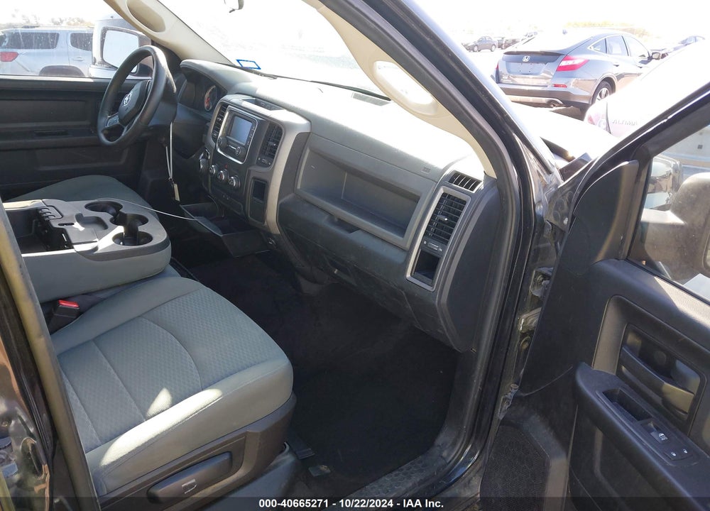 2017 RAM 1500 EXPRESS 4X2 5'7 BOX VIN: 1C6RR6KTXHS524058