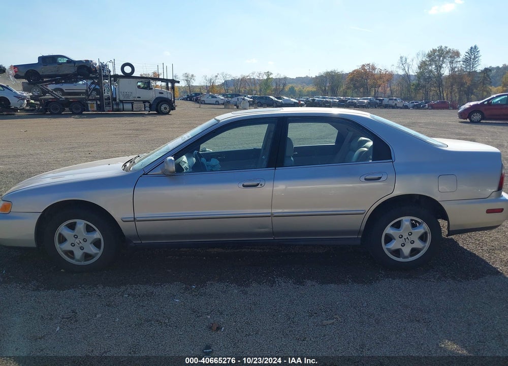 1997 HONDA ACCORD EX V6 VIN: 1HGCE6672VA024597