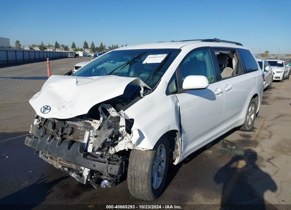 2017 TOYOTA SIENNA LE 8 PASSENGER VIN: 5TDKZ3DC3HS820246