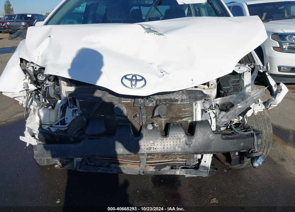 2017 TOYOTA SIENNA LE 8 PASSENGER VIN: 5TDKZ3DC3HS820246