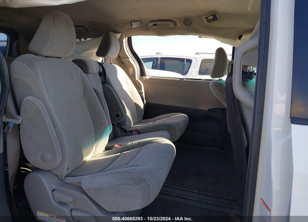 2017 TOYOTA SIENNA LE 8 PASSENGER VIN: 5TDKZ3DC3HS820246