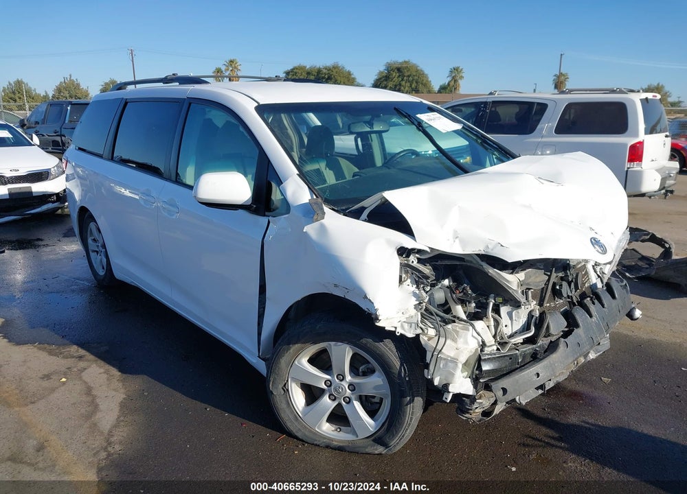 2017 TOYOTA SIENNA LE 8 PASSENGER VIN: 5TDKZ3DC3HS820246