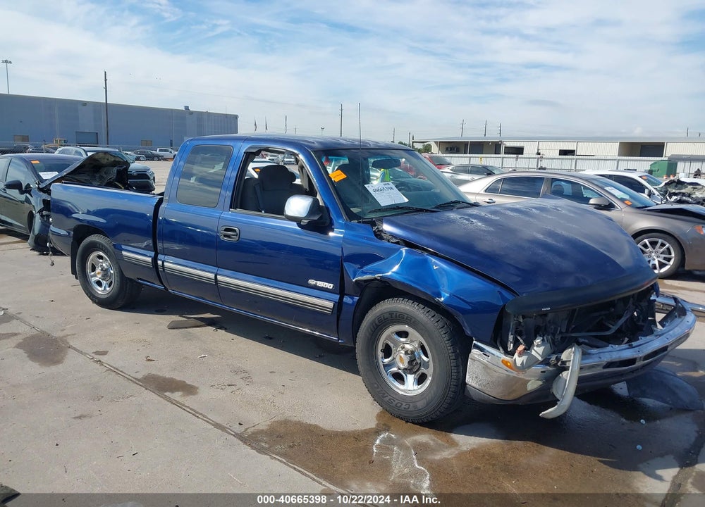 2000 CHEVROLET SILVERADO 1500 LS VIN: 2GCEC19T5Y1110476