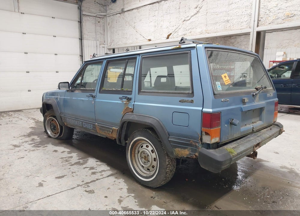 1988 JEEP CHEROKEE CHIEF VIN: 1JCML783XJT198973