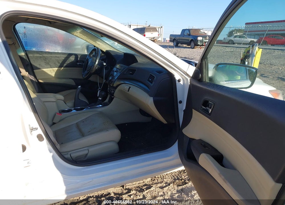 2013 ACURA ILX 2.0L VIN: 19VDE1F56DE009450