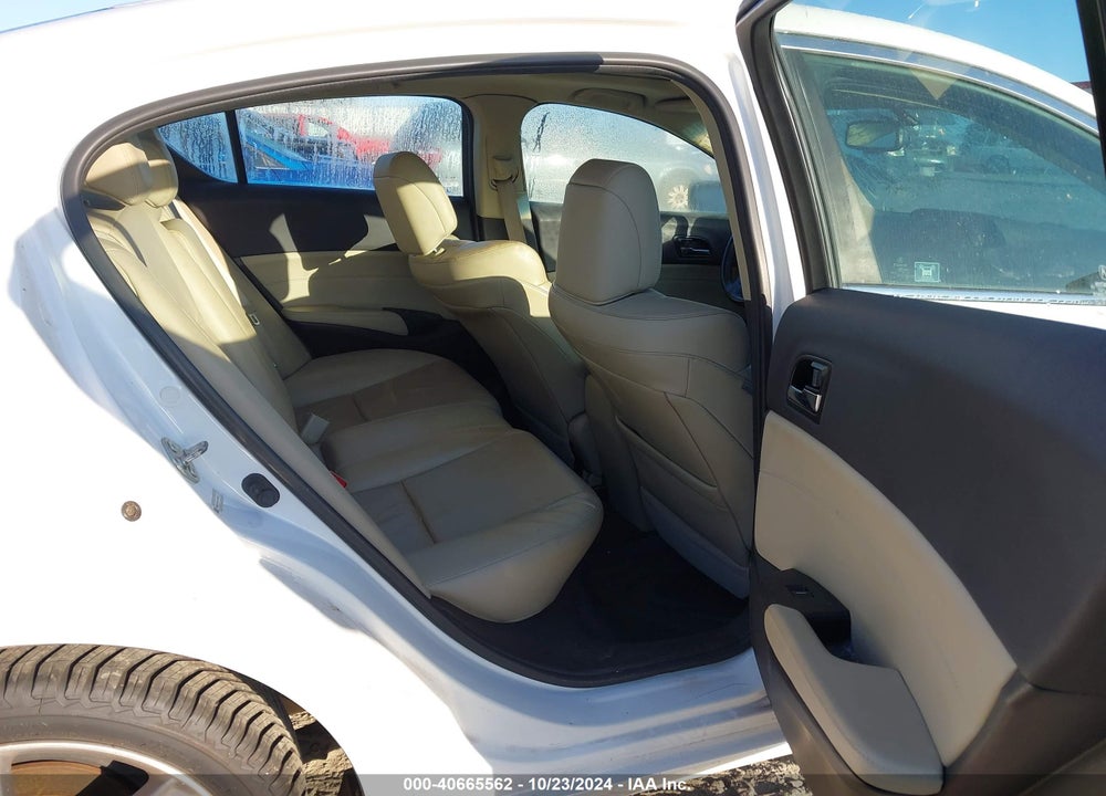 2013 ACURA ILX 2.0L VIN: 19VDE1F56DE009450