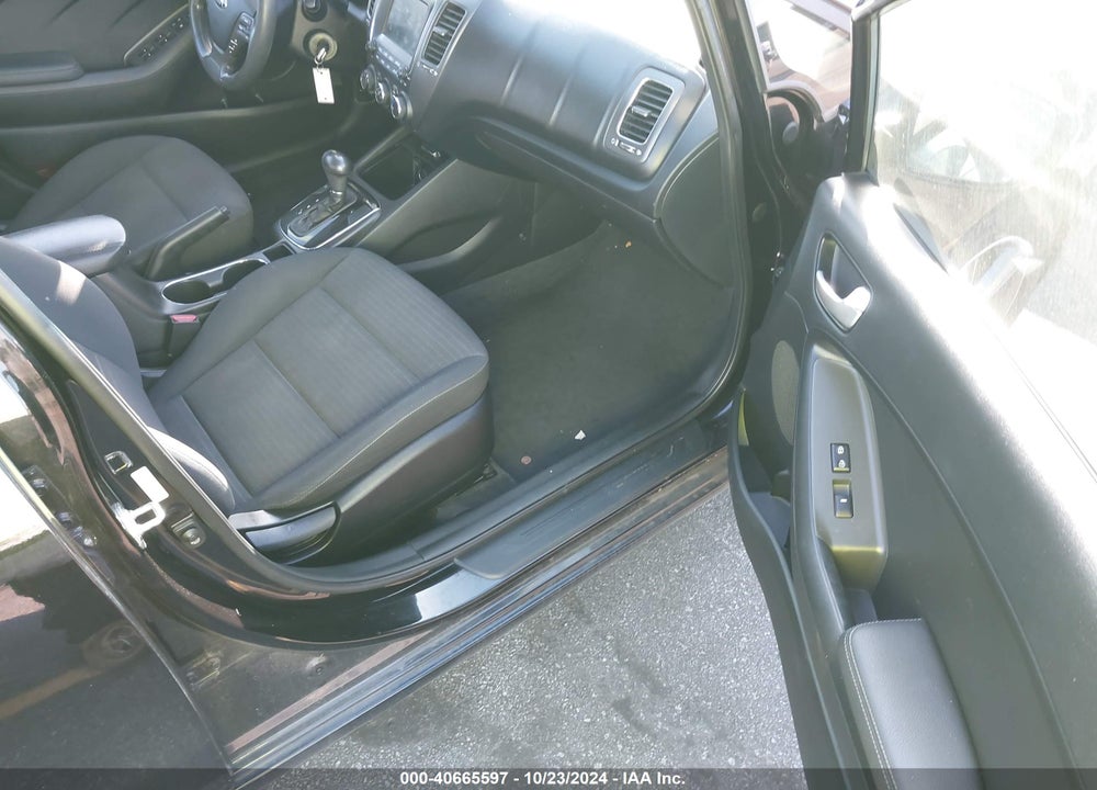 2018 KIA FORTE LX VIN: 3KPFL4A77JE244290