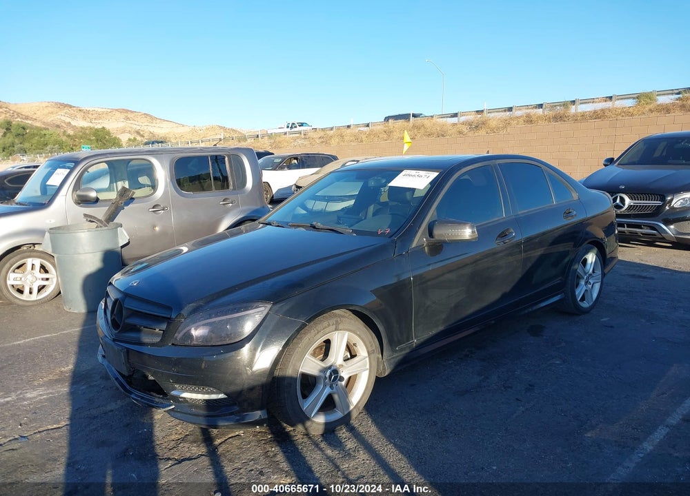 2011 MERCEDES-BENZ C 300 LUXURY/SPORT VIN: WDDGF5EB3BR152072