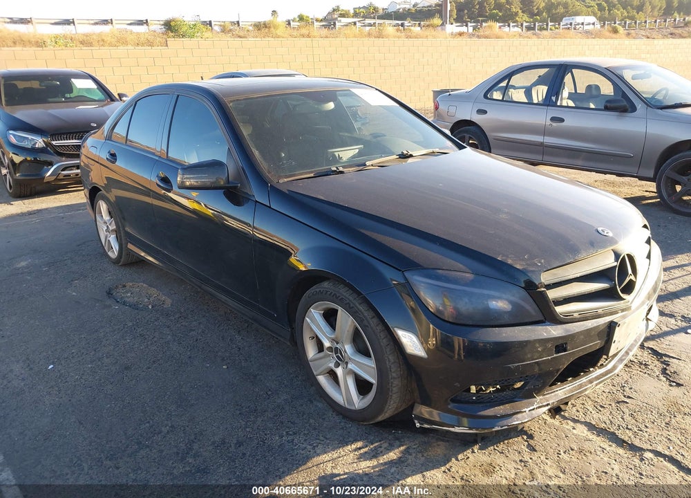 2011 MERCEDES-BENZ C 300 LUXURY/SPORT VIN: WDDGF5EB3BR152072