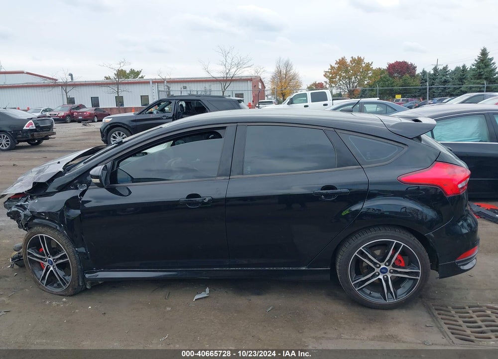 2018 FORD FOCUS VIN: 1FADP3L92JL229956