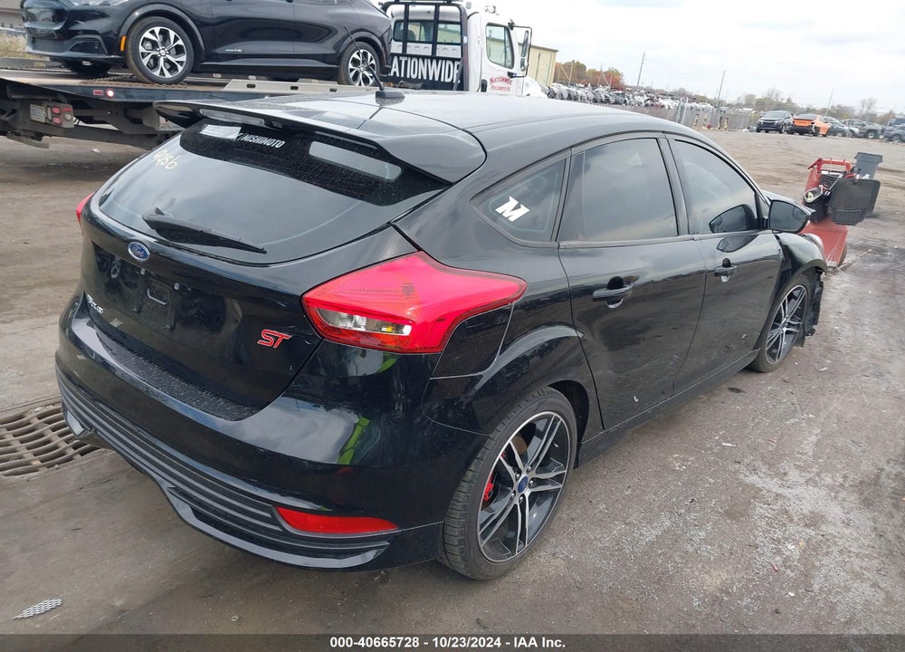 2018 FORD FOCUS VIN: 1FADP3L92JL229956