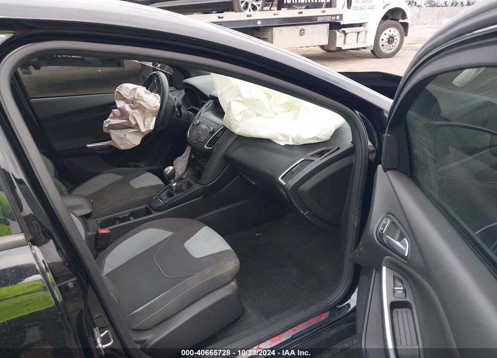 2018 FORD FOCUS VIN: 1FADP3L92JL229956
