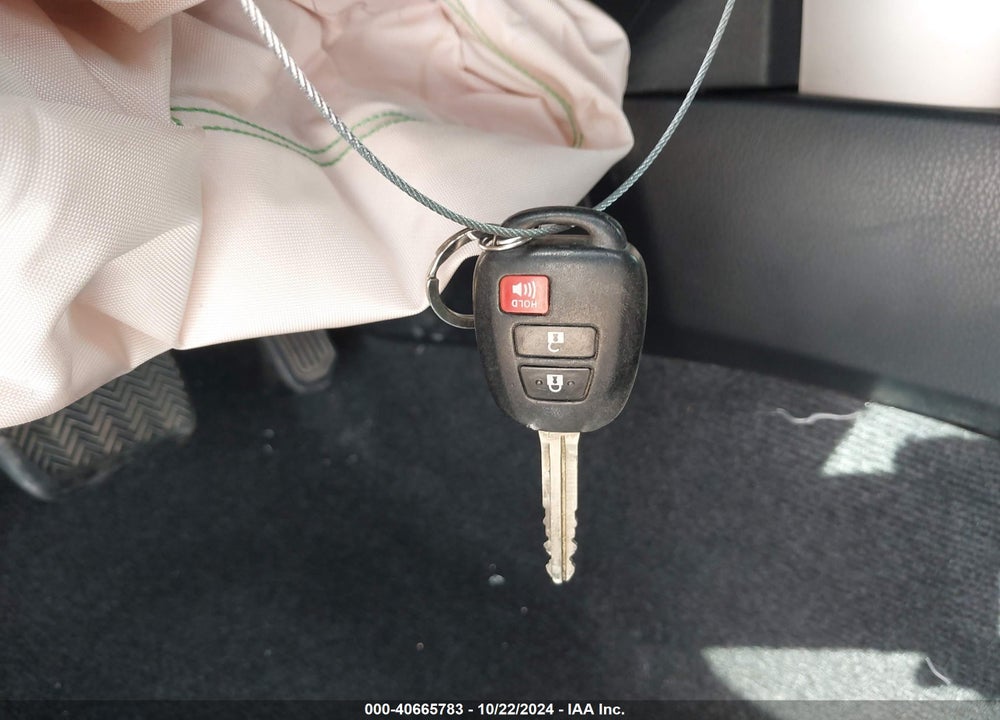 2016 TOYOTA RAV4 LE VIN: JTMZFREV7GJ076737