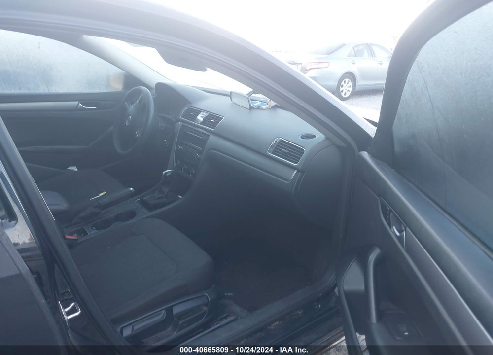 2015 VOLKSWAGEN PASSAT 1.8T S VIN: 1VWAS7A34FC103135