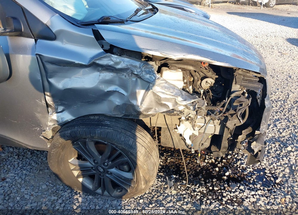 2014 HYUNDAI TUCSON SE VIN: KM8JUCAG2EU929530