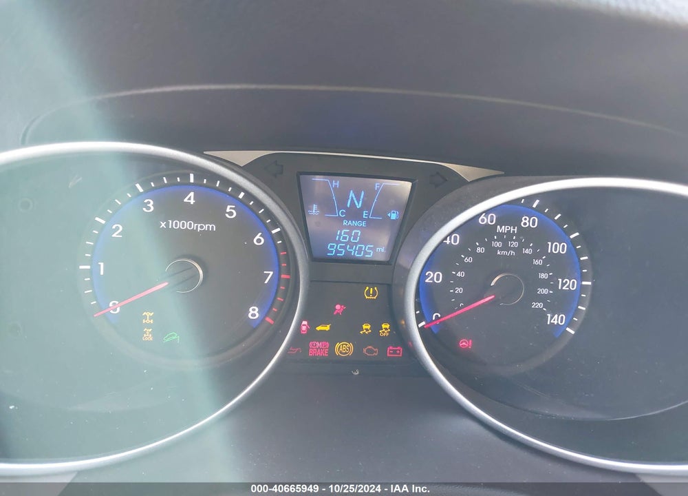 2014 HYUNDAI TUCSON SE VIN: KM8JUCAG2EU929530
