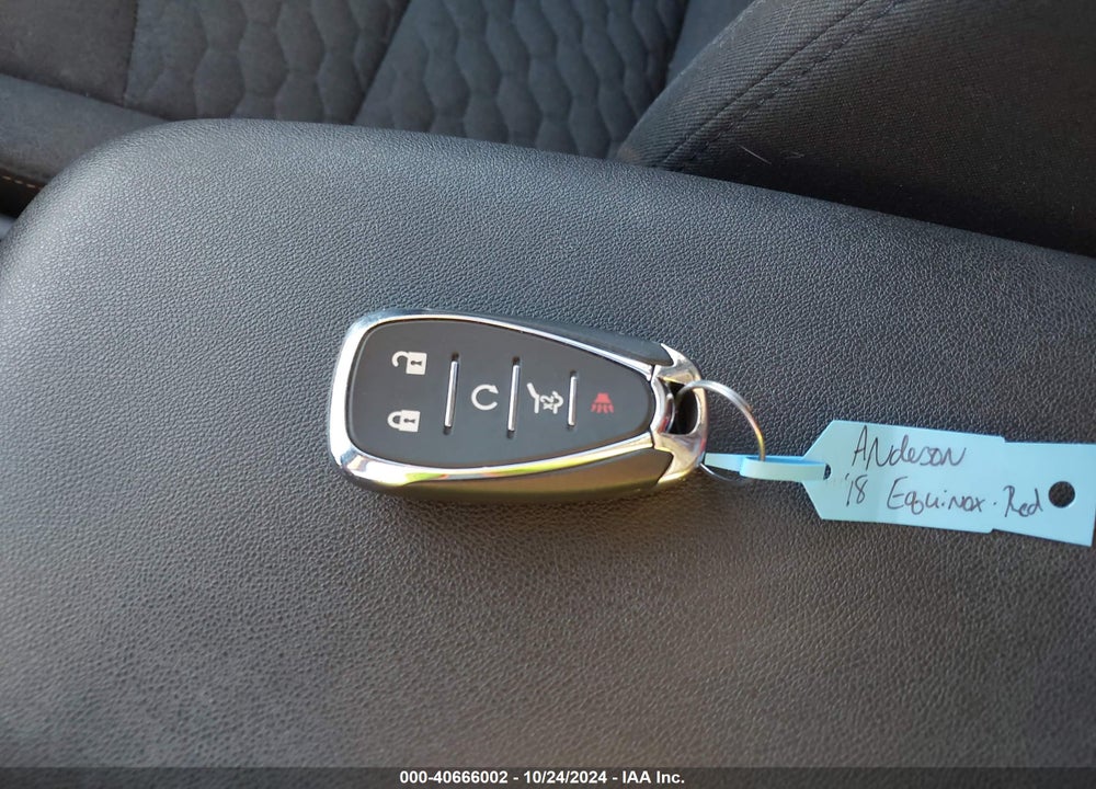 2018 CHEVROLET EQUINOX LT VIN: 2GNAXSEV8J6212225