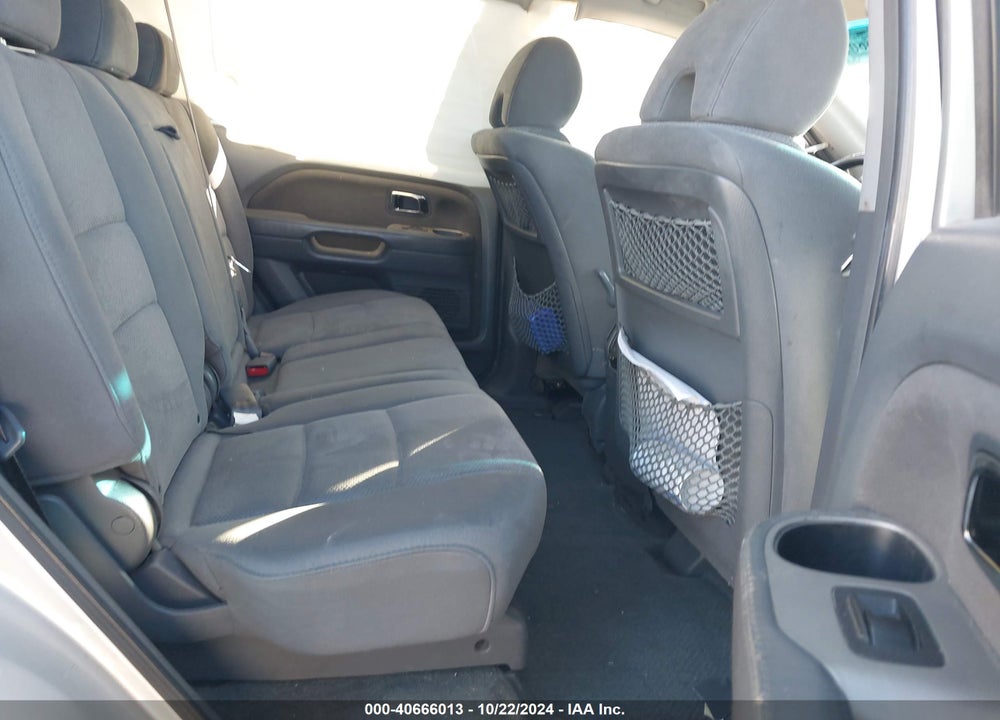 2007 HONDA PILOT EX VIN: 2HKYF18467H512714