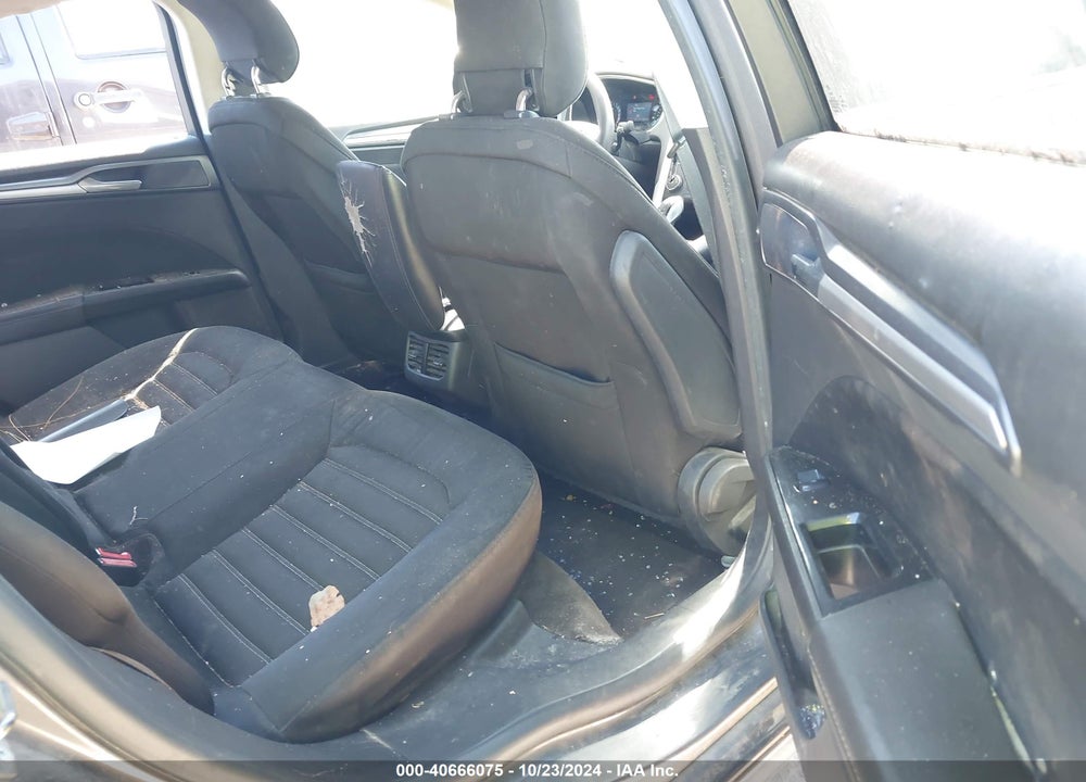 2014 FORD FUSION SE VIN: 1FA6P0H7XE5403796
