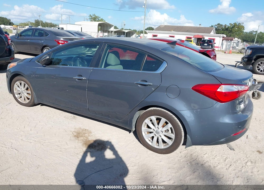 2015 KIA FORTE VIN: KNAFX4A86F5321647