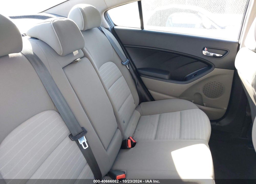 2015 KIA FORTE VIN: KNAFX4A86F5321647