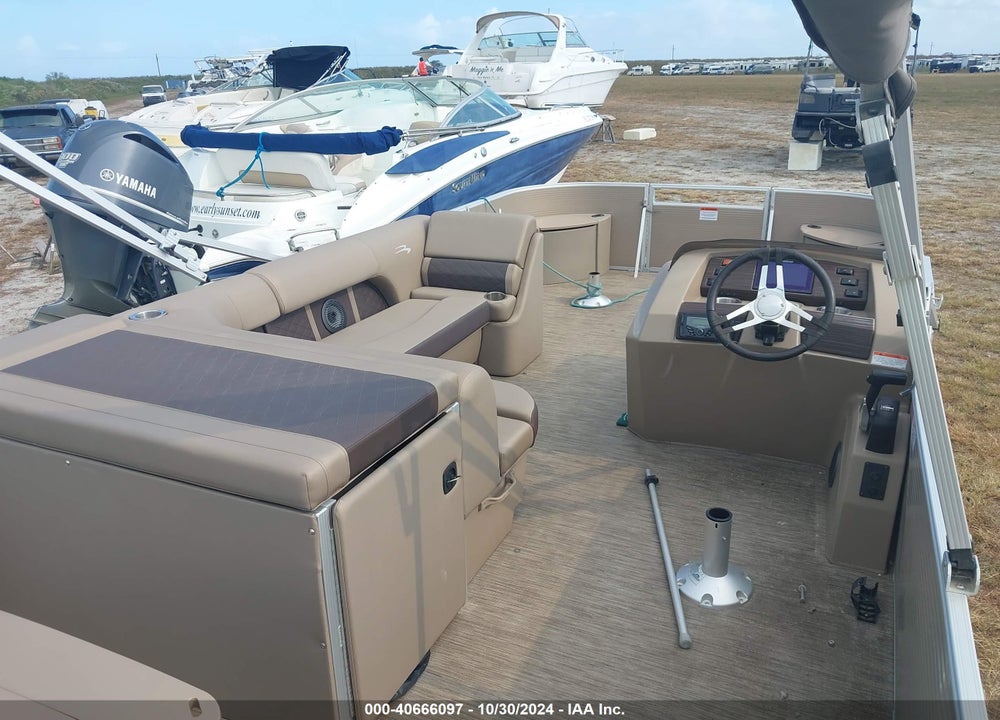 2022 BENNINGTON OTHER VIN: ETWM4407D222