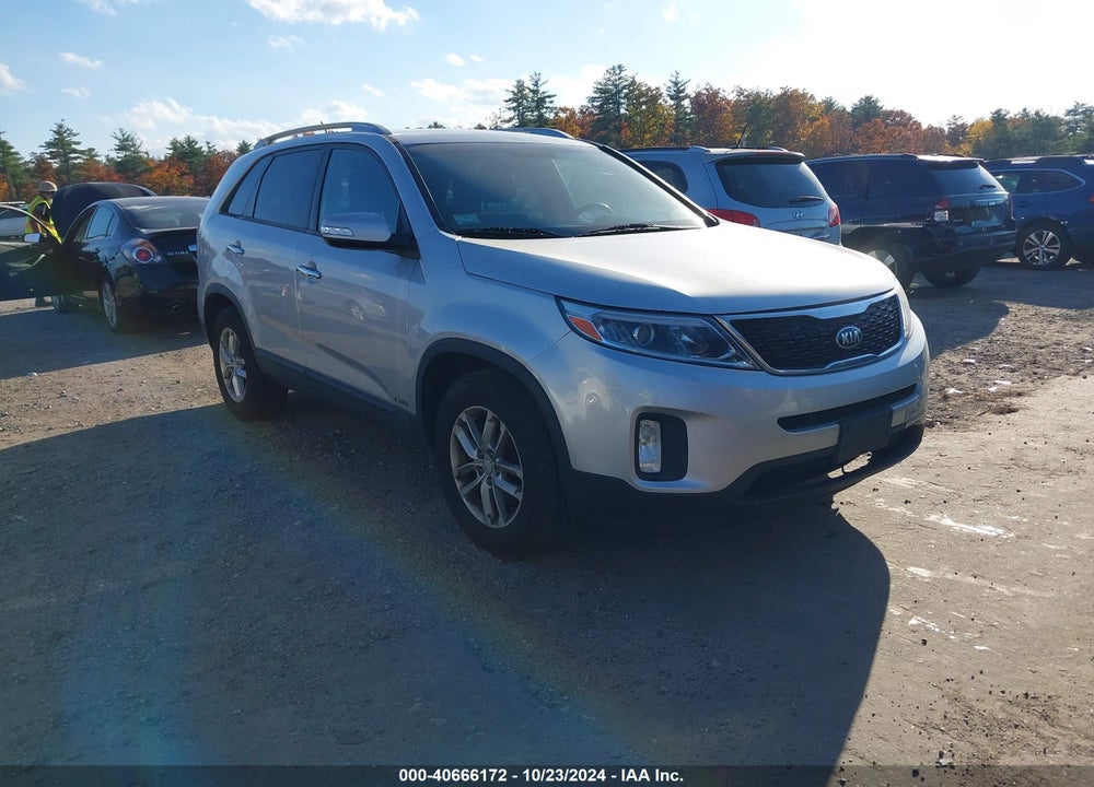 2015 KIA SORENTO LX VIN: 5XYKTDA64FG569477