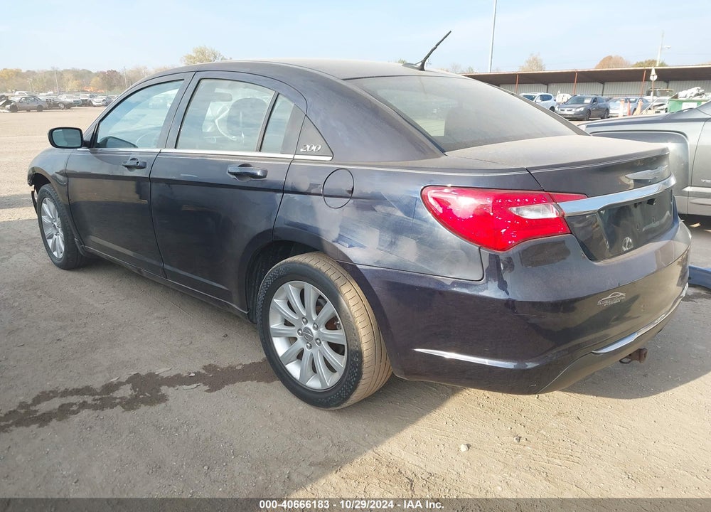 2011 CHRYSLER 200 TOURING VIN: 1C3BC1FB5BN555289